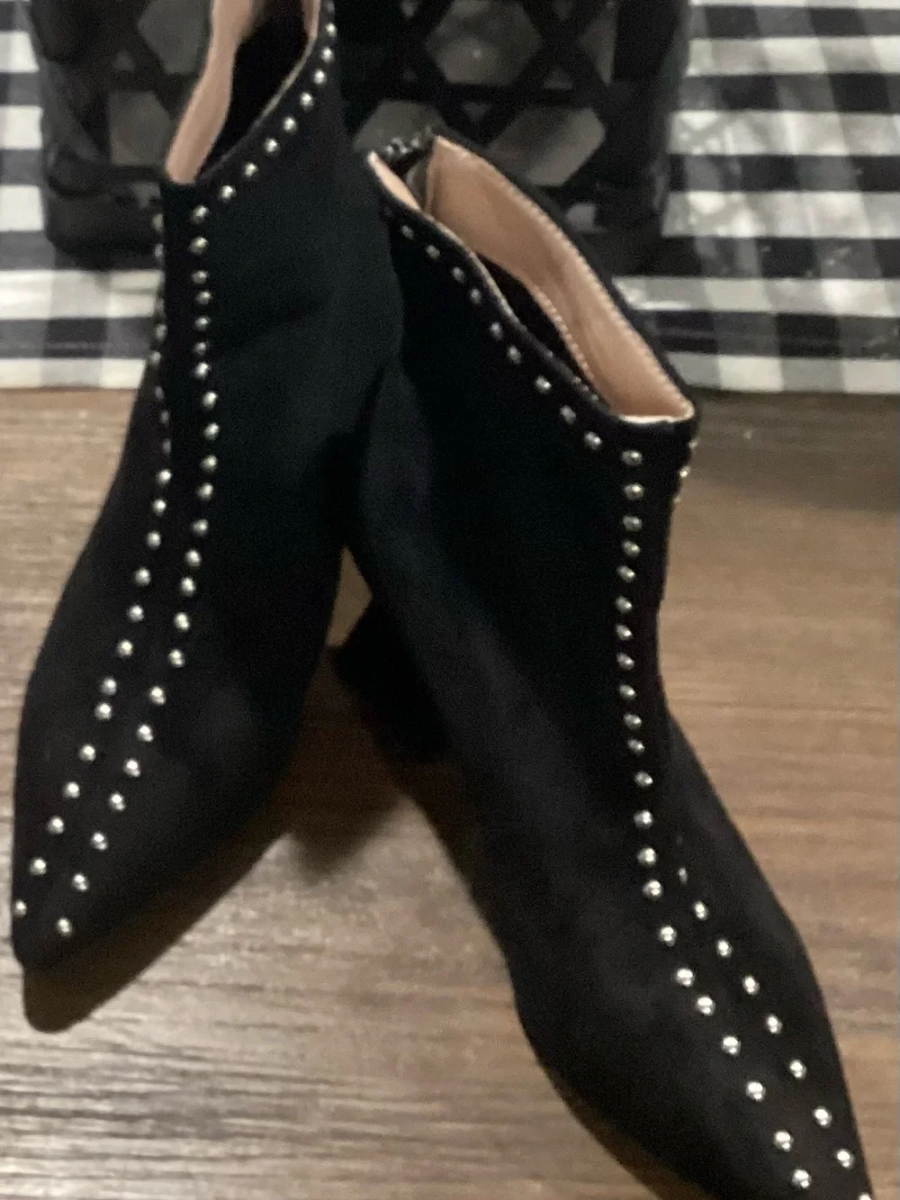 N/A stylish black